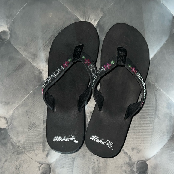 Sandals - Picture 2 of 3